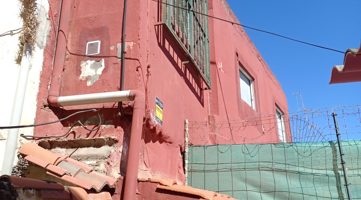 Vivienda a reformar en el Risco